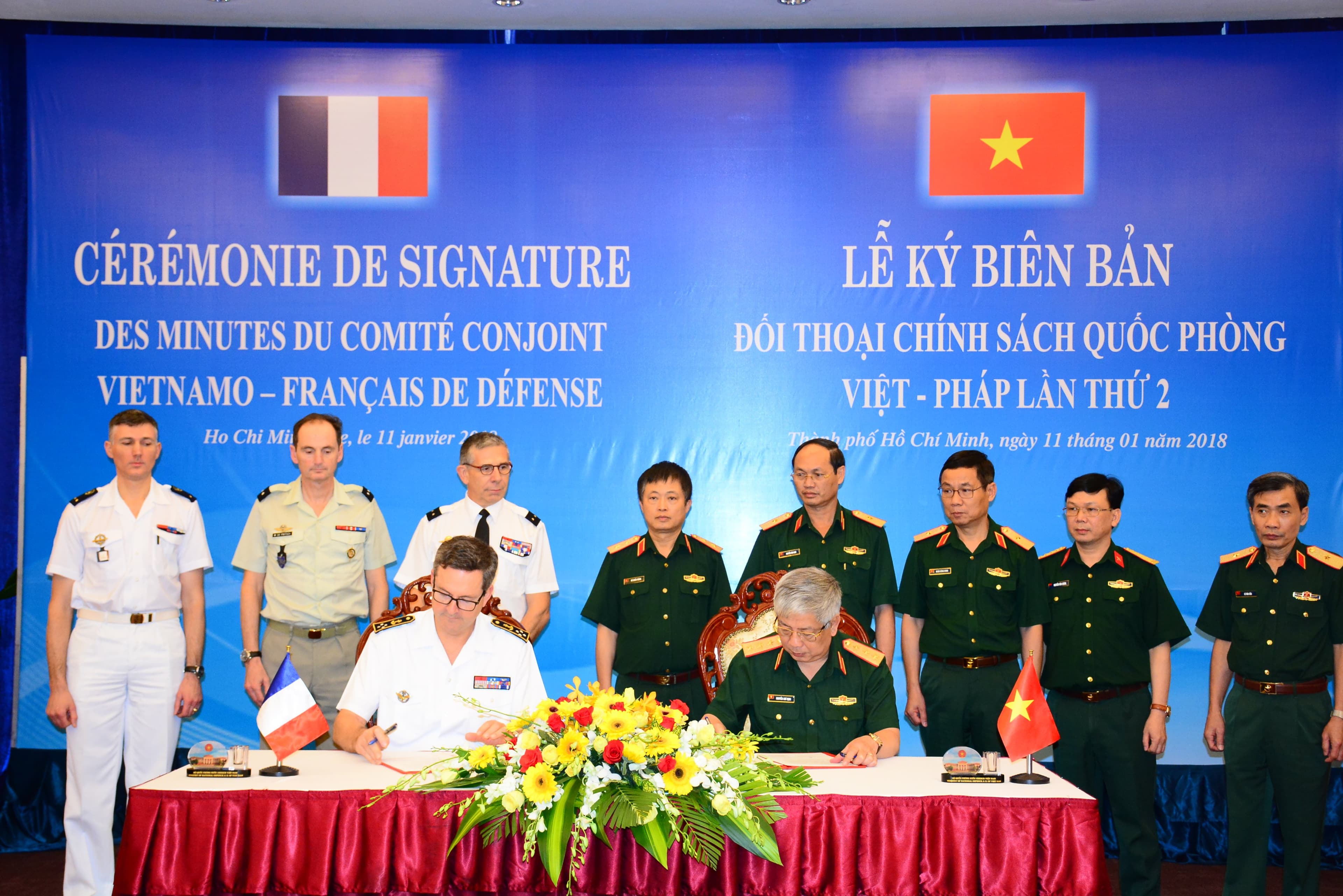 Bài 2: Song hành cùng phát triển