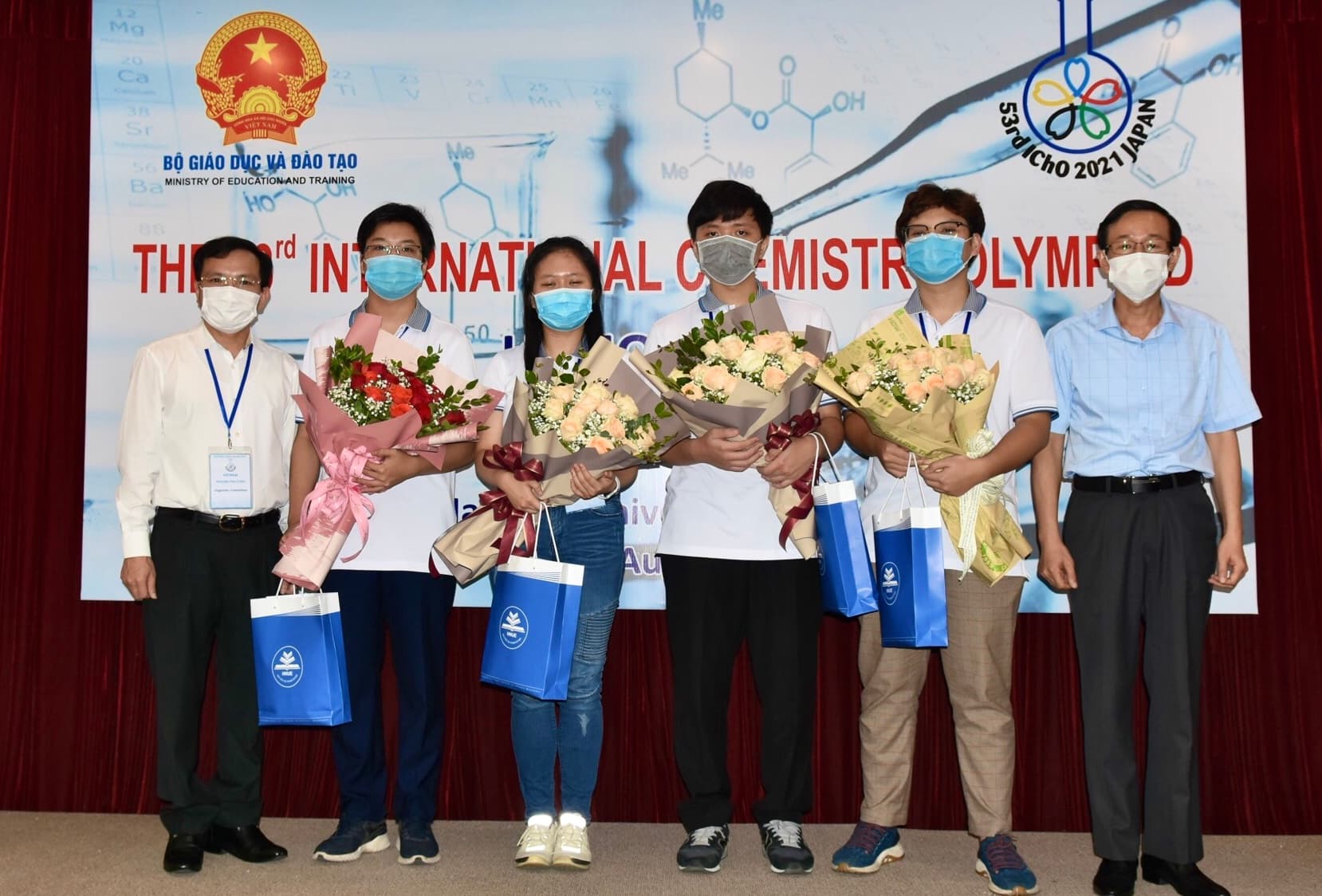 Việt Nam giành 3 huy chương vàng tại Olympic Hóa học quốc tế năm 2021