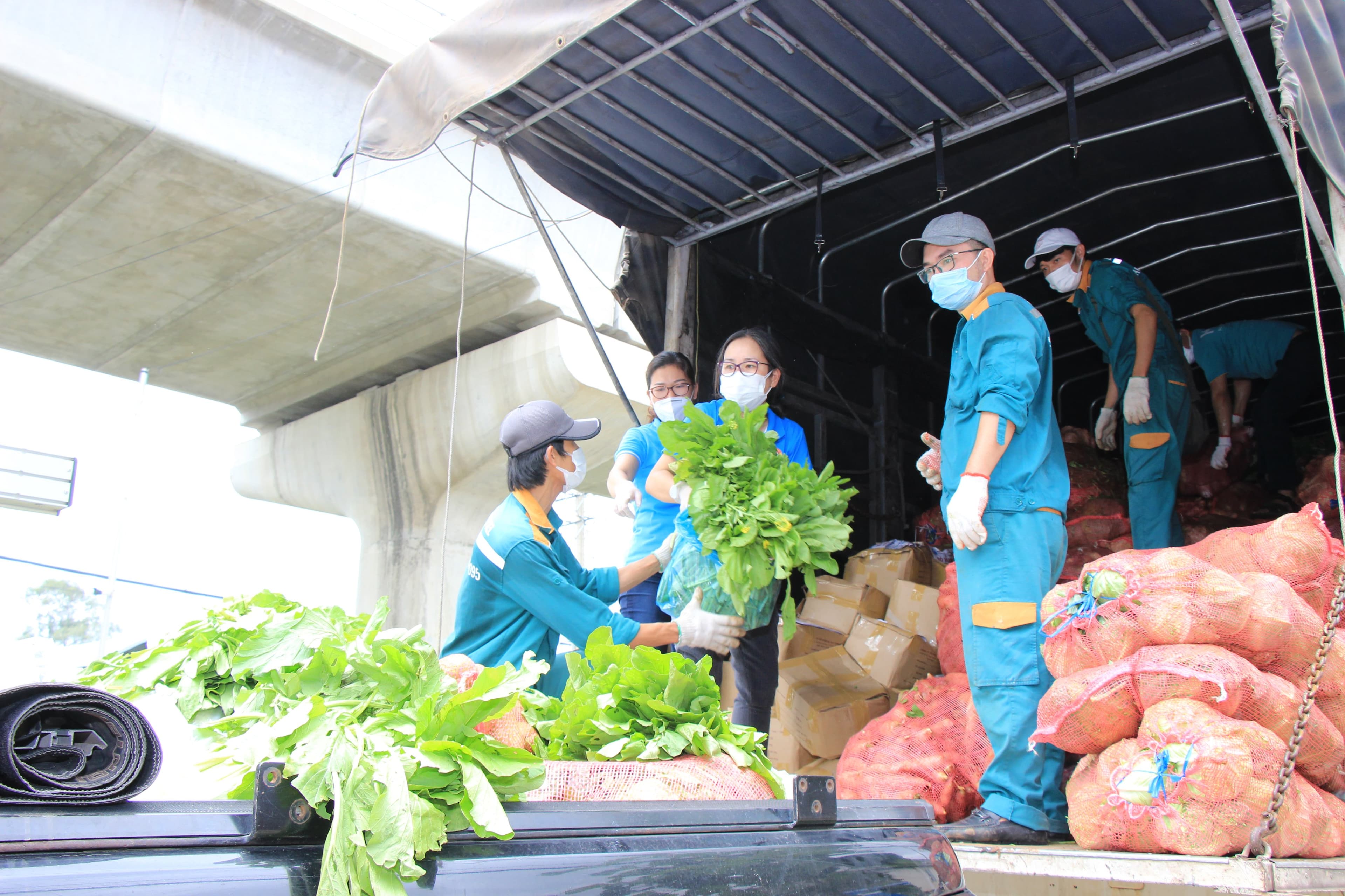 Vận động doanh nghiệp hỗ trợ lương thực, thực phẩm cho những hoàn cảnh khó khăn