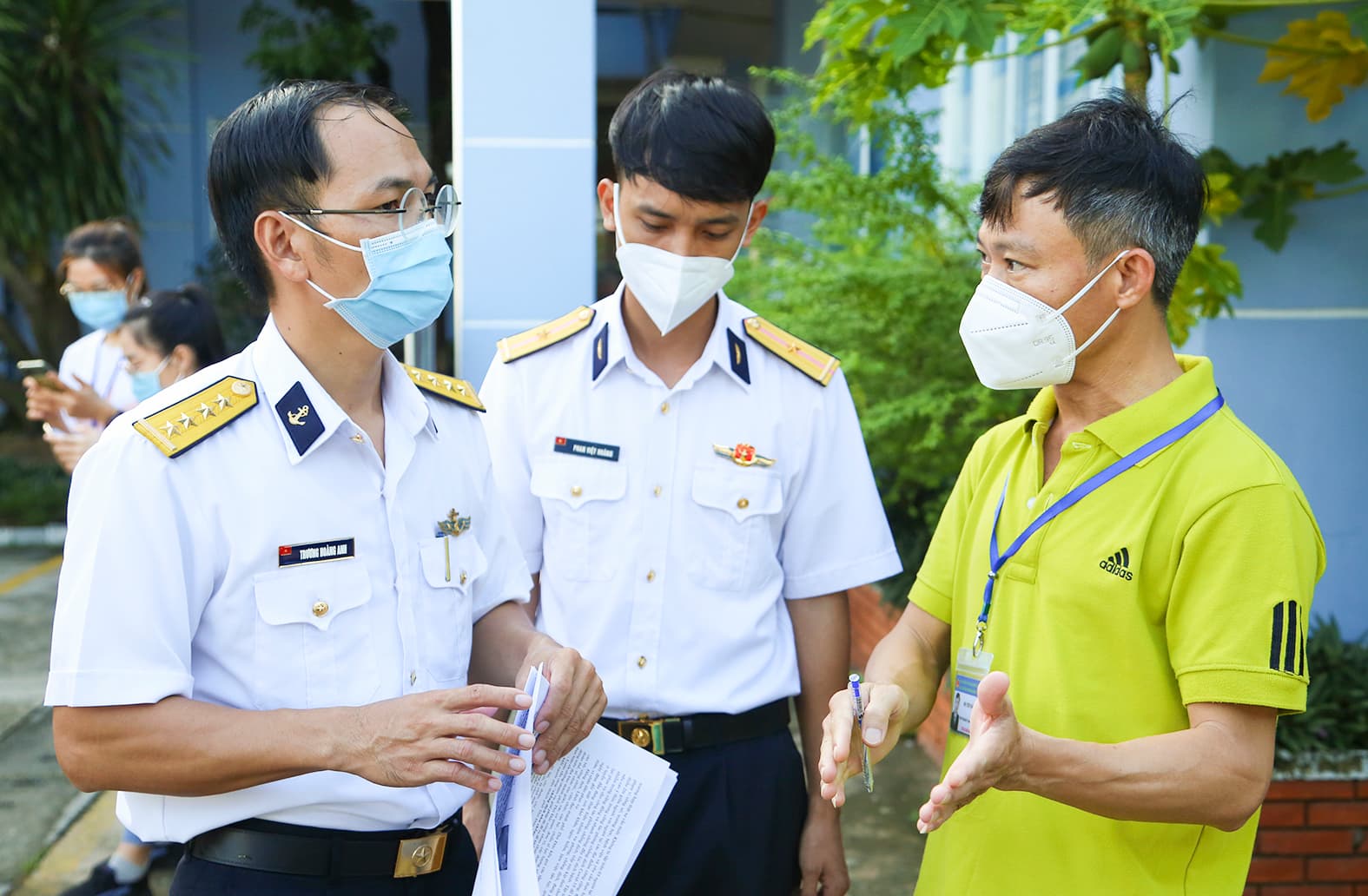 Bộ đội hải quân góp sức chống dịch
