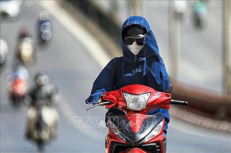 Khu vực Hà Nội có mây, ngày nắng nóng