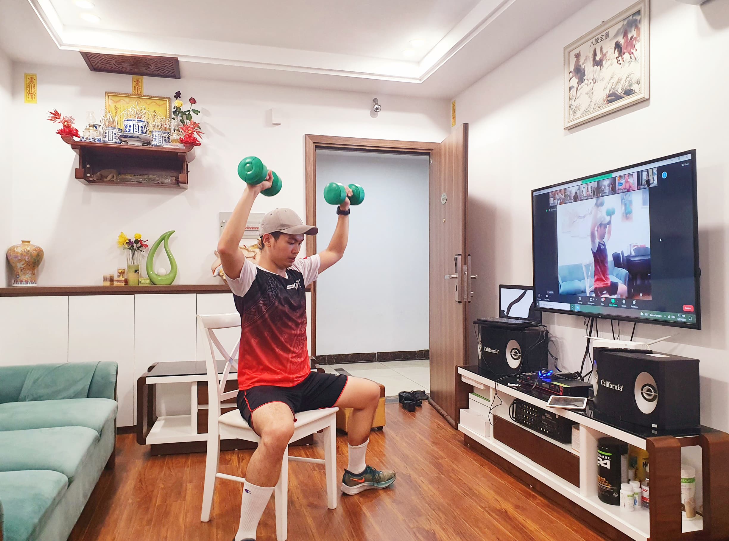 Thể dục trực tuyến để giữ gìn sức khỏe