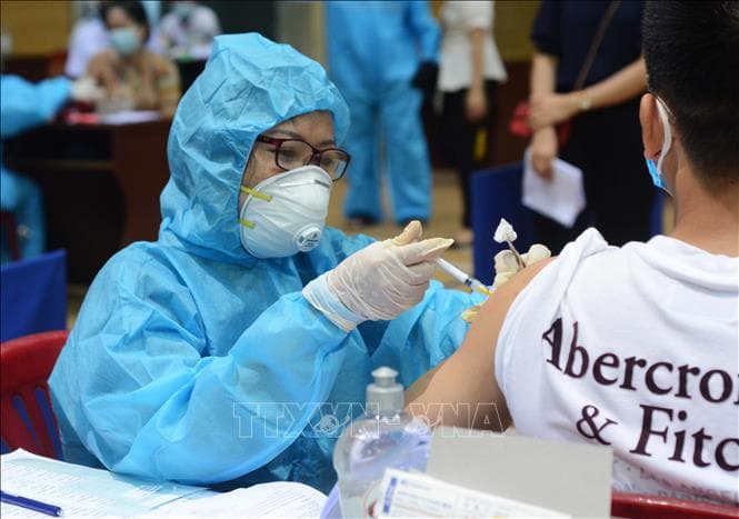 Đà Nẵng: Một điểm tiêm vaccine phòng Covid-19 phải dừng tiêm do không bảo đảm giãn cách