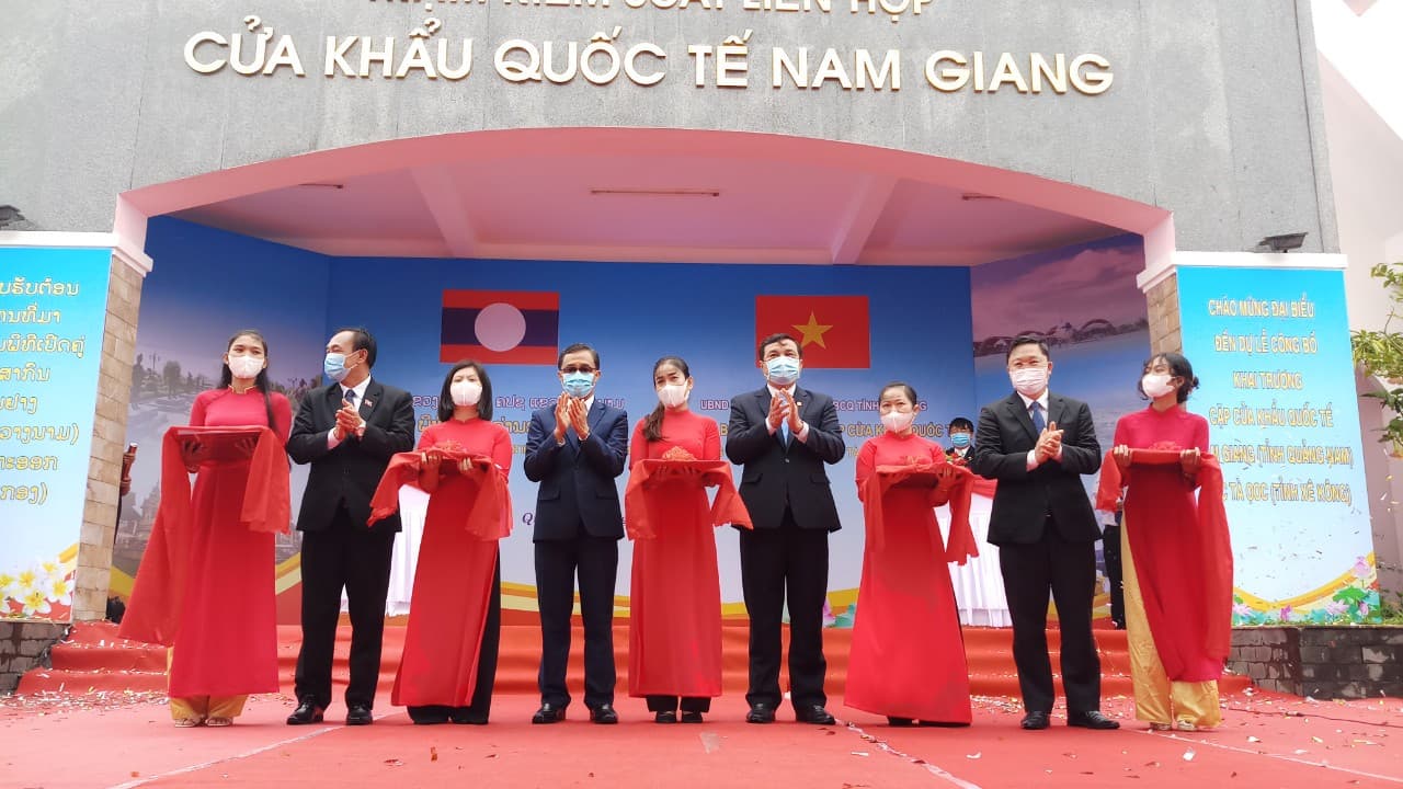 Khai trương cặp cửa khẩu quốc tế Nam Giang - Đắc Tà Oọc