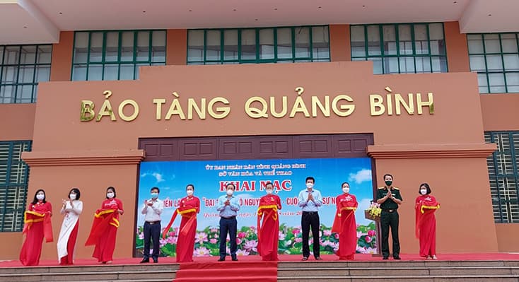 Khai mạc triển lãm ảnh, tư liệu với chủ đề "Đại tướng Võ Nguyên Giáp - cuộc đời và sự nghiệp"