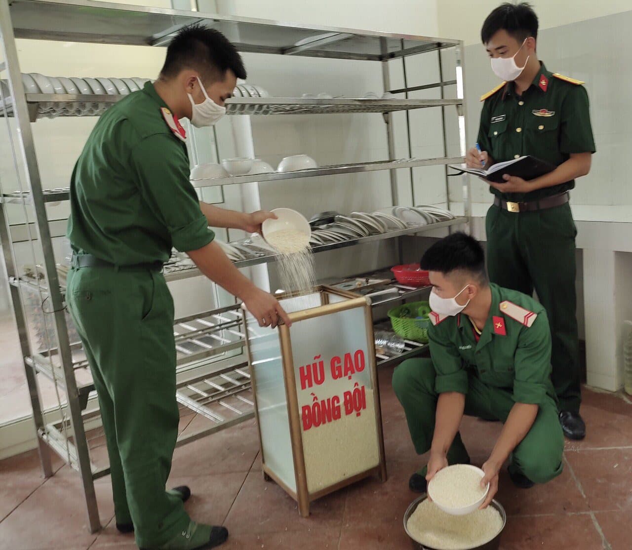 “Hũ gạo đồng đội” ở đảo Mê