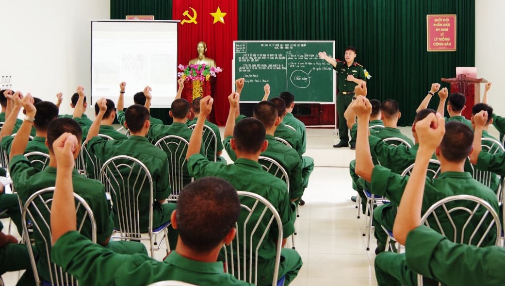 Đột phá trong đổi mới giáo dục chính trị
