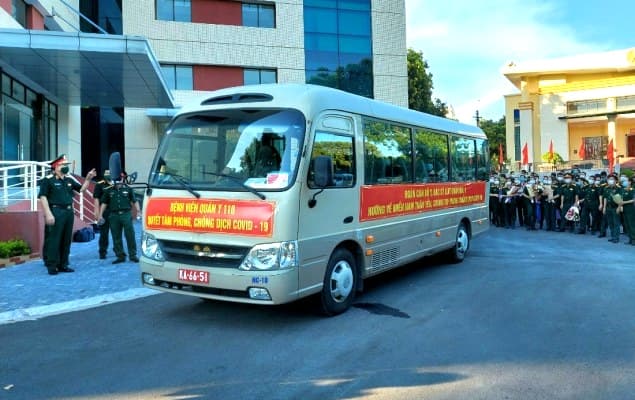 Lẽ sống nhìn từ “cuộc chia tay màu xanh”