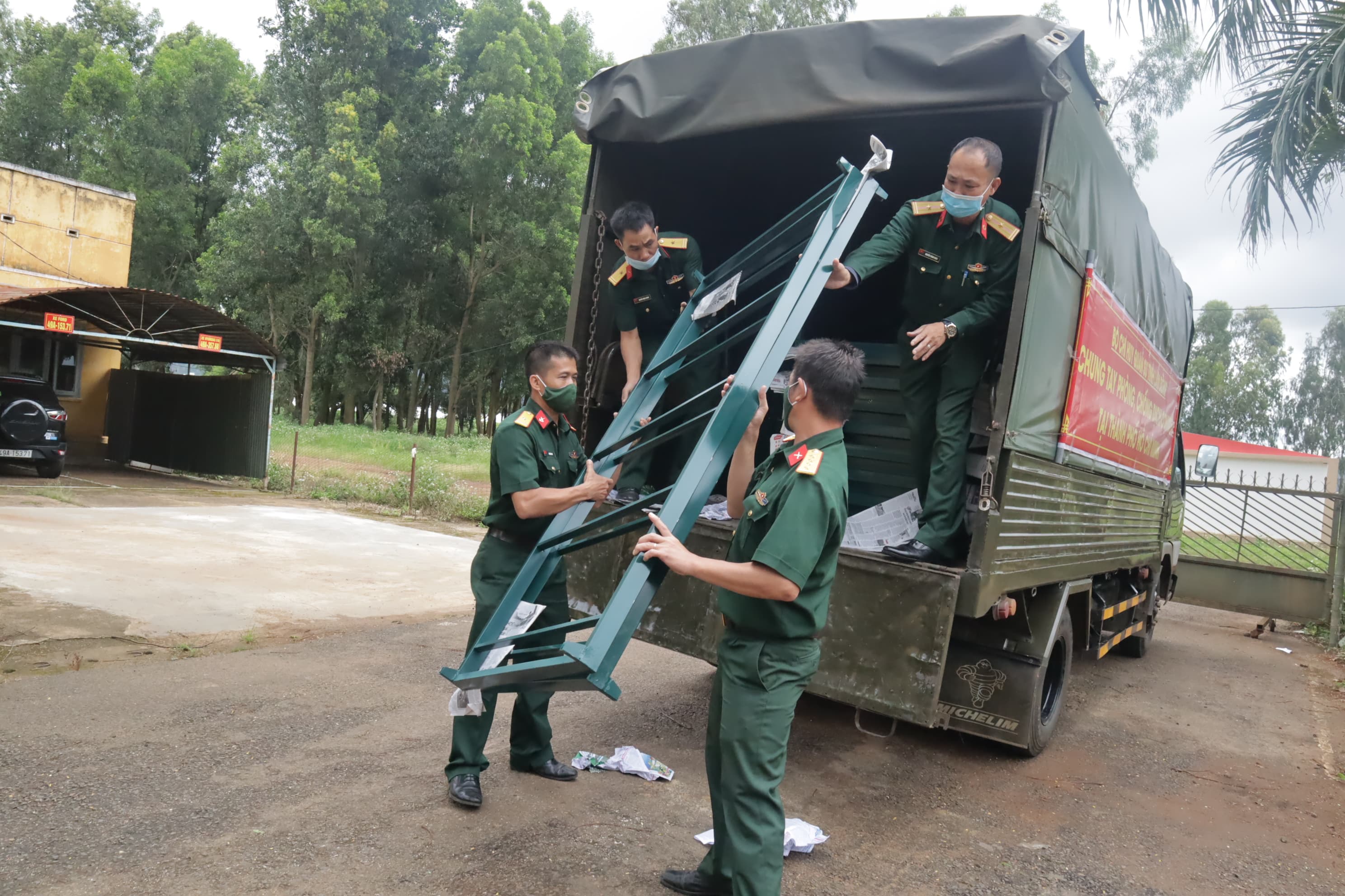 Số ca nhiễm vượt mốc 200, Lâm Đồng khẩn trương xây dựng bệnh viện dã chiến