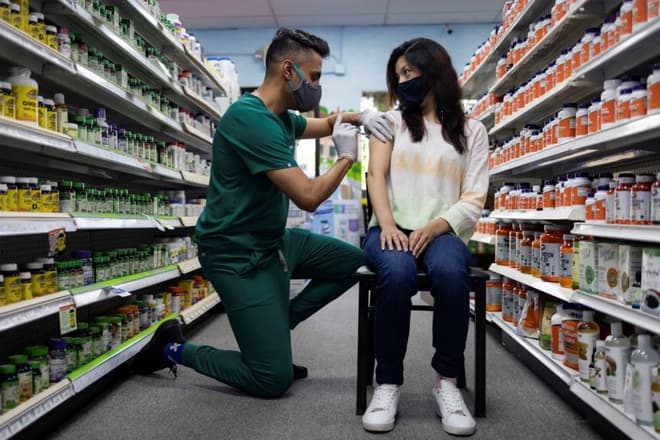 WHO chỉ trích các nước giàu về việc tiêm vaccine