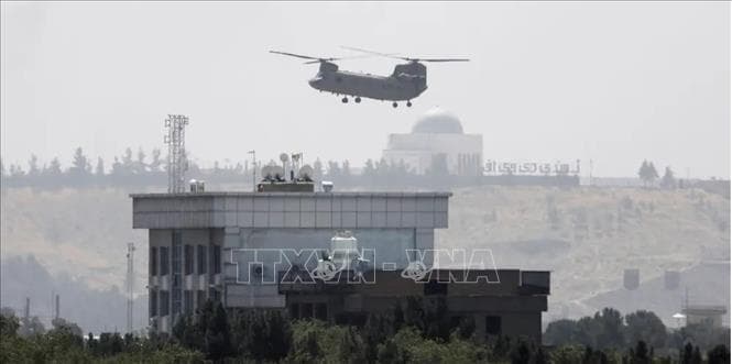 Quân đội Mỹ mở các tuyến đường thay thế tới sân bay Kabul