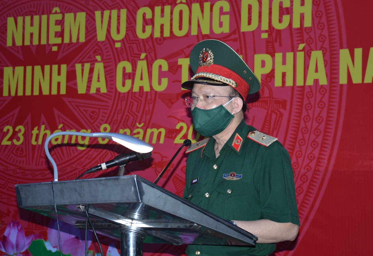 Đoàn thầy thuốc Bệnh viện Bỏng Quốc gia xung kích vào miền Nam chống dịch
