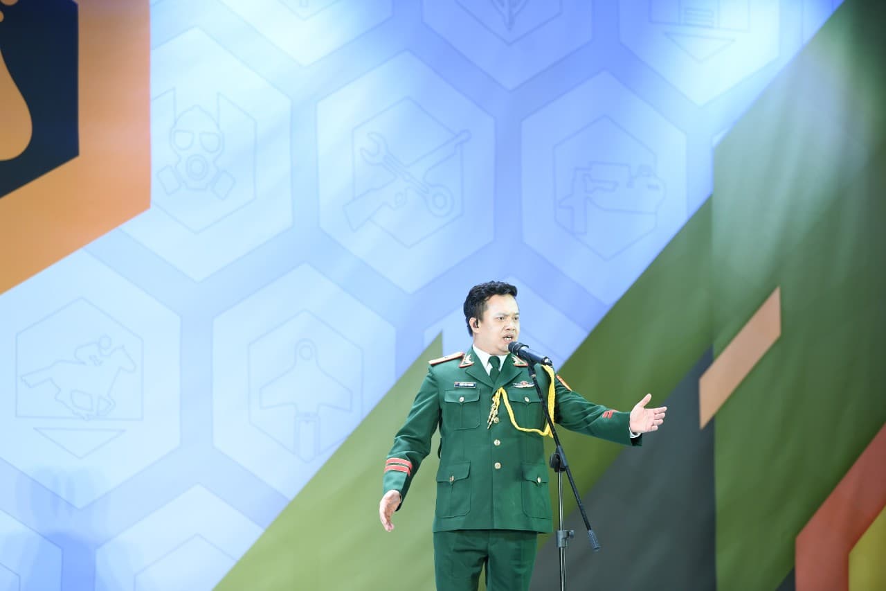Tiếng hát chạm tới trái tim bạn bè quốc tế