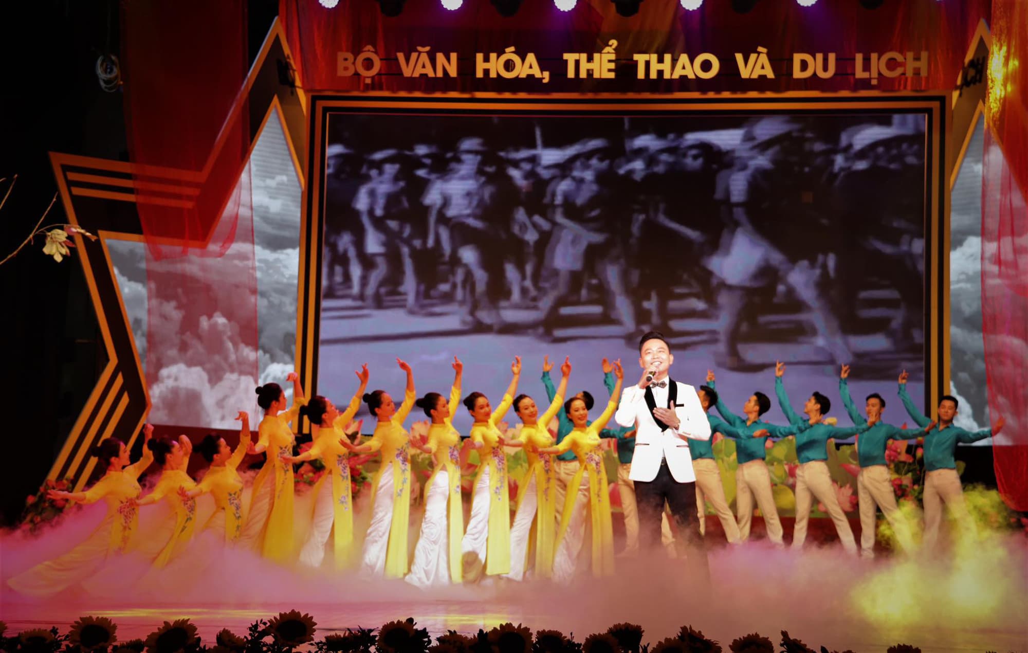 Chương trình nghệ thuật “Những mùa thu lịch sử”