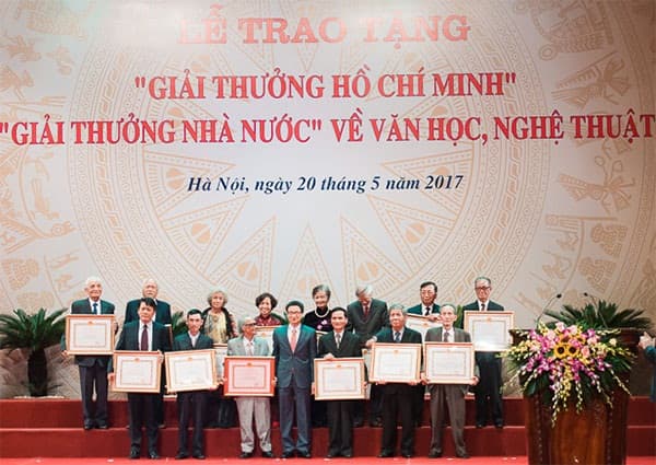 Thành lập Hội đồng cấp Nhà nước xét tặng Giải thưởng Hồ Chí Minh, Giải thưởng Nhà nước về văn học, nghệ thuật năm 2021
