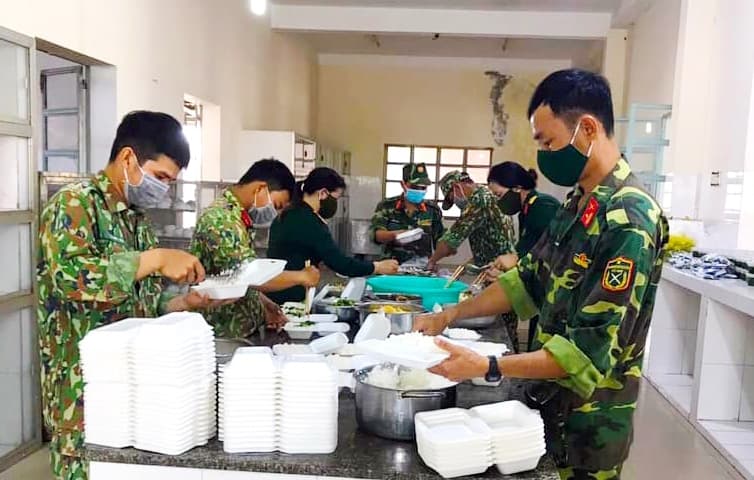 Bộ đội như con em nhà mình