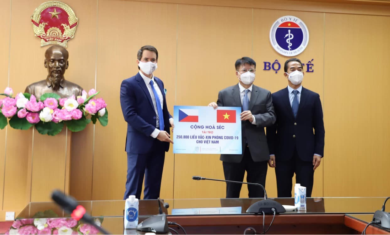 Việt Nam tiếp nhận hơn 250.000 liều vaccine Cộng hòa Séc tài trợ