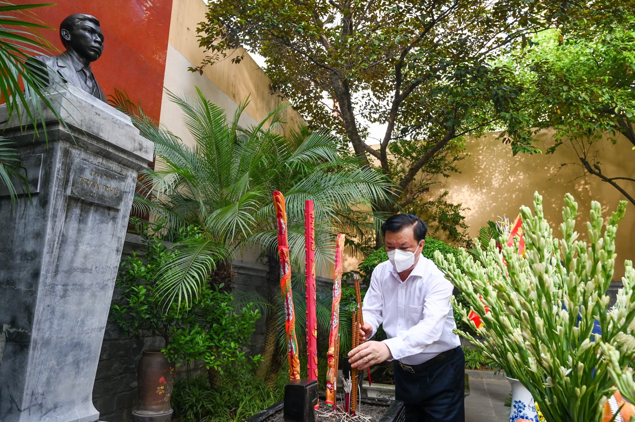 Lãnh đạo thành phố Hà Nội dâng hương tưởng niệm Tổng Bí thư Trần Phú