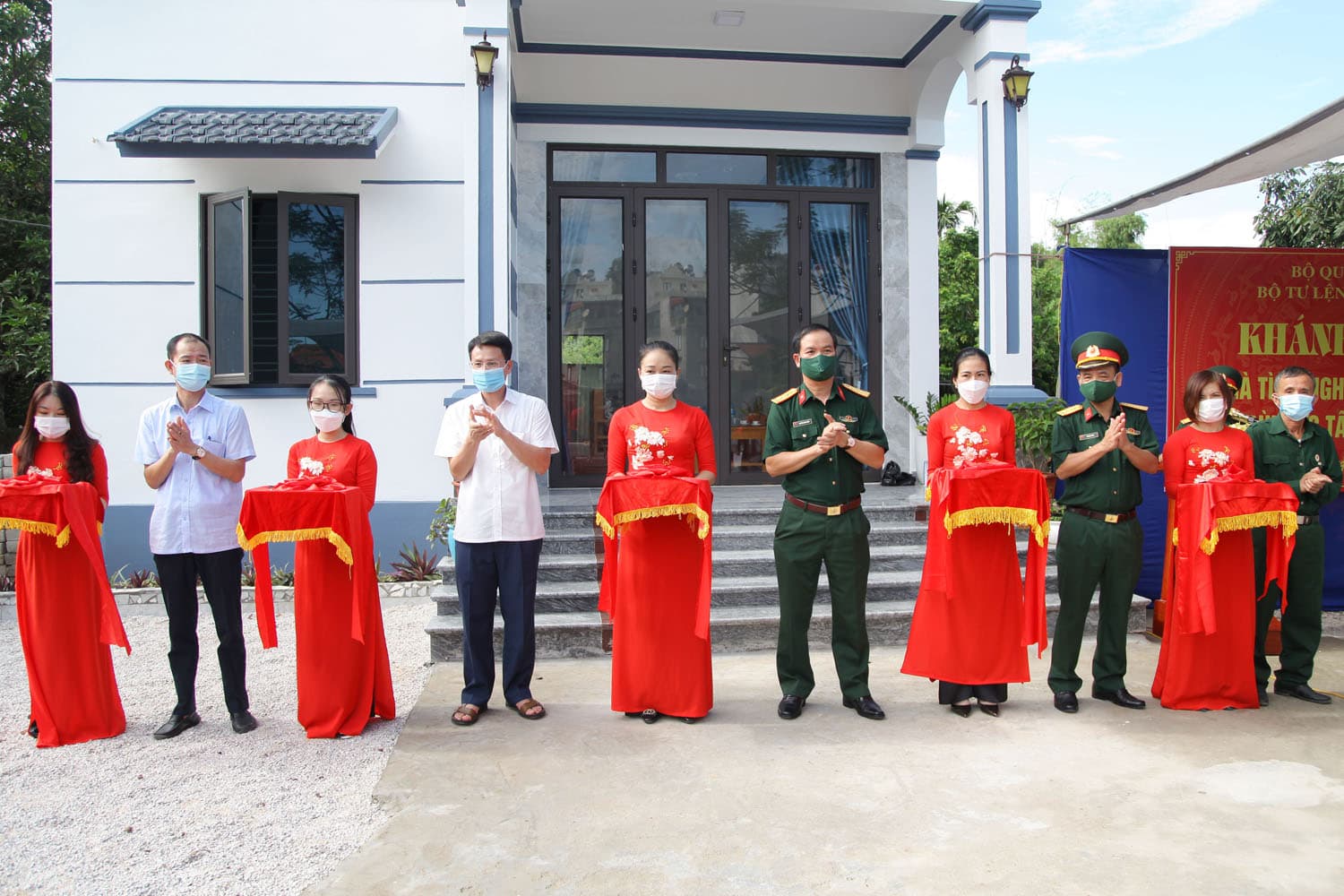Bộ tư lệnh Quân khu 3 khánh thành nhà tình nghĩa tại thị xã Quảng Yên