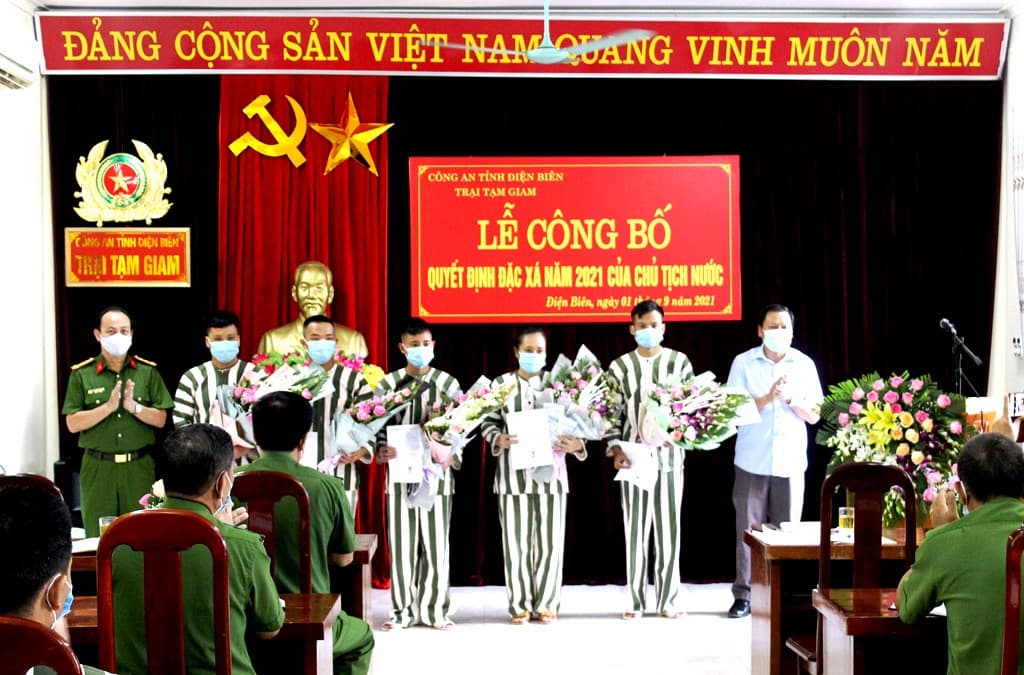 Điện Biên công bố quyết định đặc xá cho 5 phạm nhân