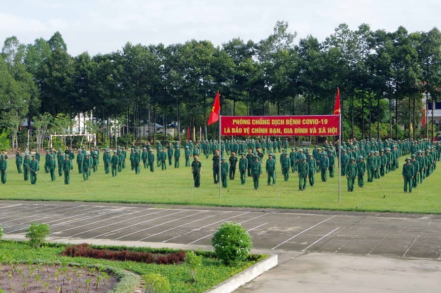 Chất pháo binh nơi tuyến đầu chống dịch