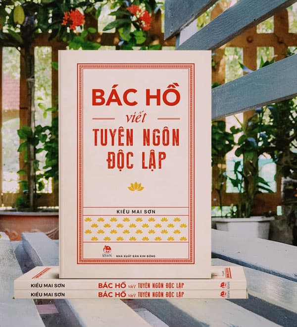 Cuốn sách tái hiện sống động thời khắc lịch sử