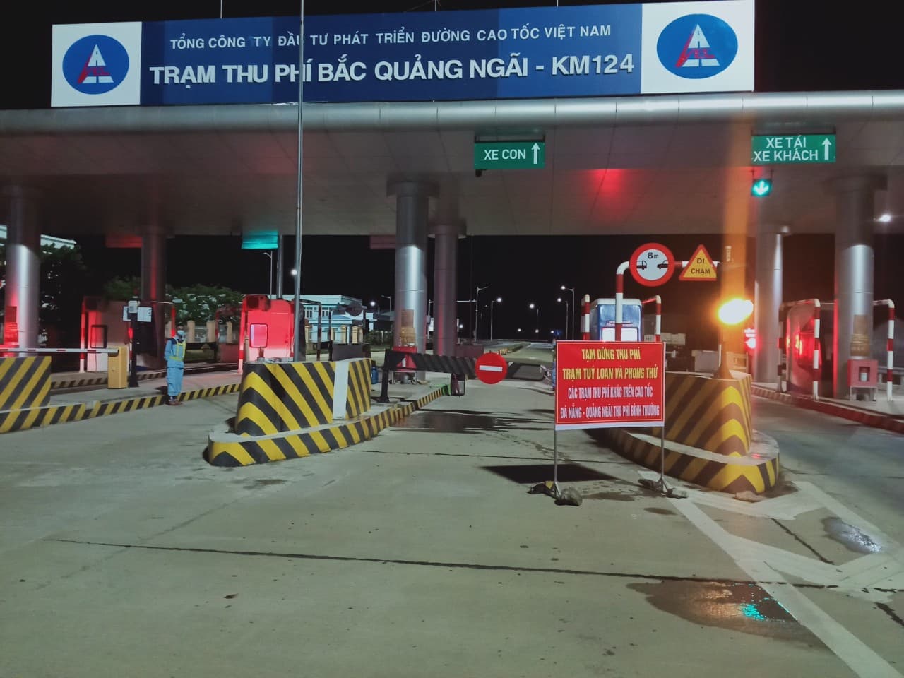 Thu phí trở lại tại trạm Phong Thử trên tuyến cao tốc Đà Nẵng-Quảng Ngãi