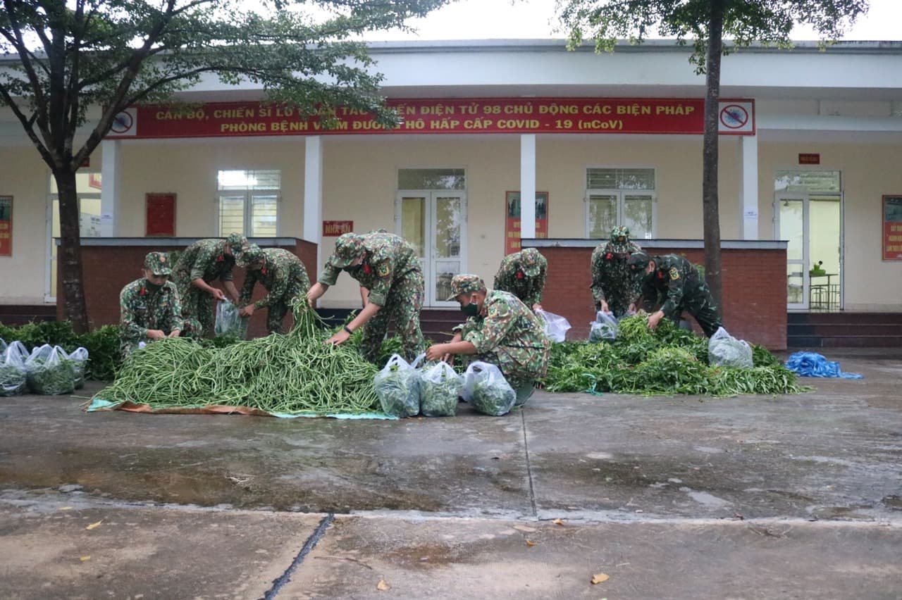 Ủng hộ sản phẩm tăng gia, chăn nuôi cho địa phương phòng, chống dịch Covid-19