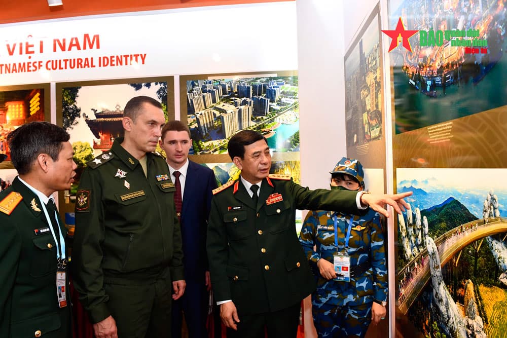 Đại tướng Phan Văn Giang tiếp Thứ trưởng Quốc phòng Liên bang Nga