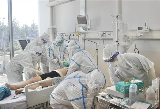 Truy tặng Huân chương Lao động hạng Ba cho hai nhân viên y tế có thành tích xuất sắc