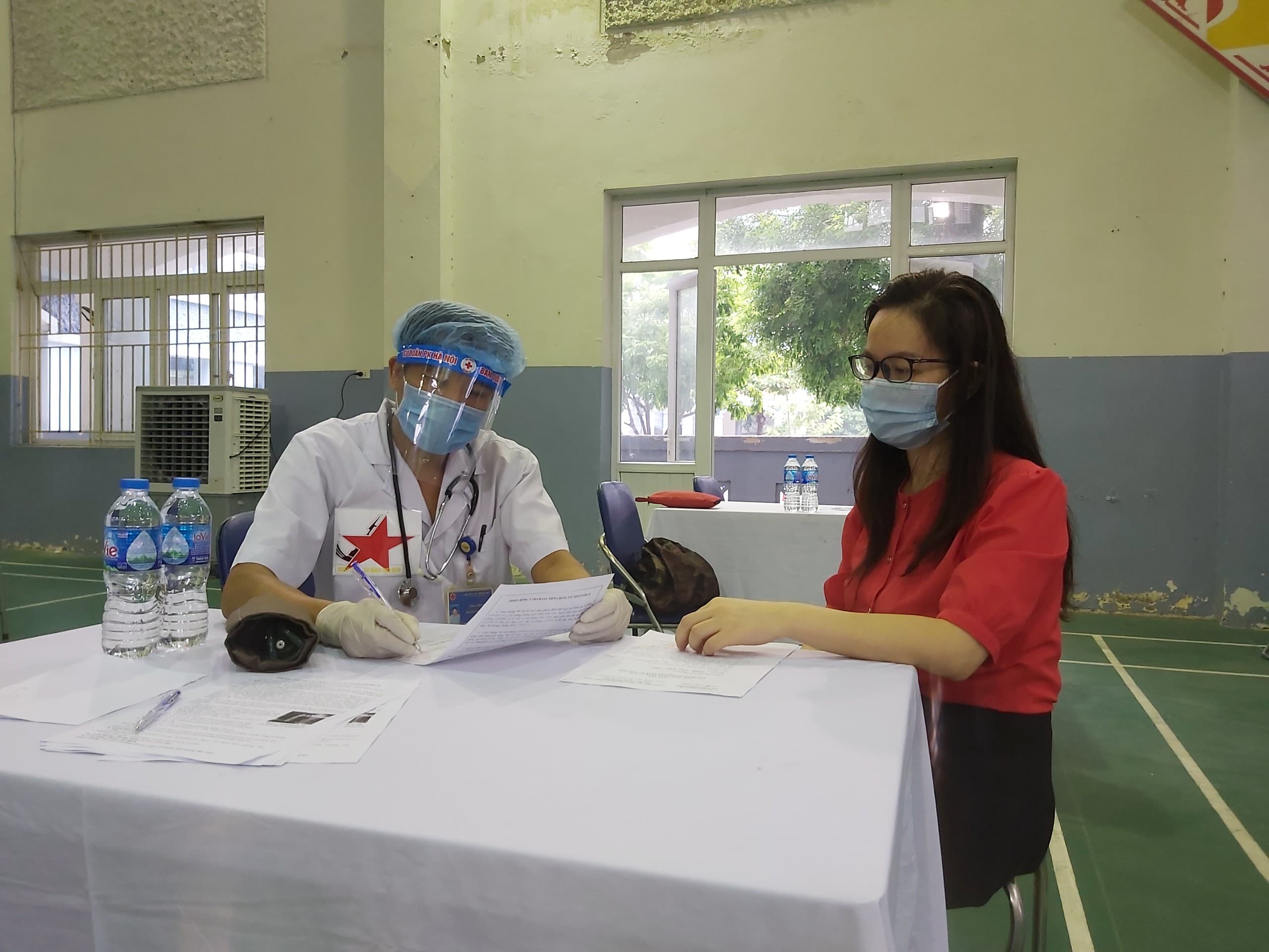 Bộ đội "canh trời" góp sức chống dịch