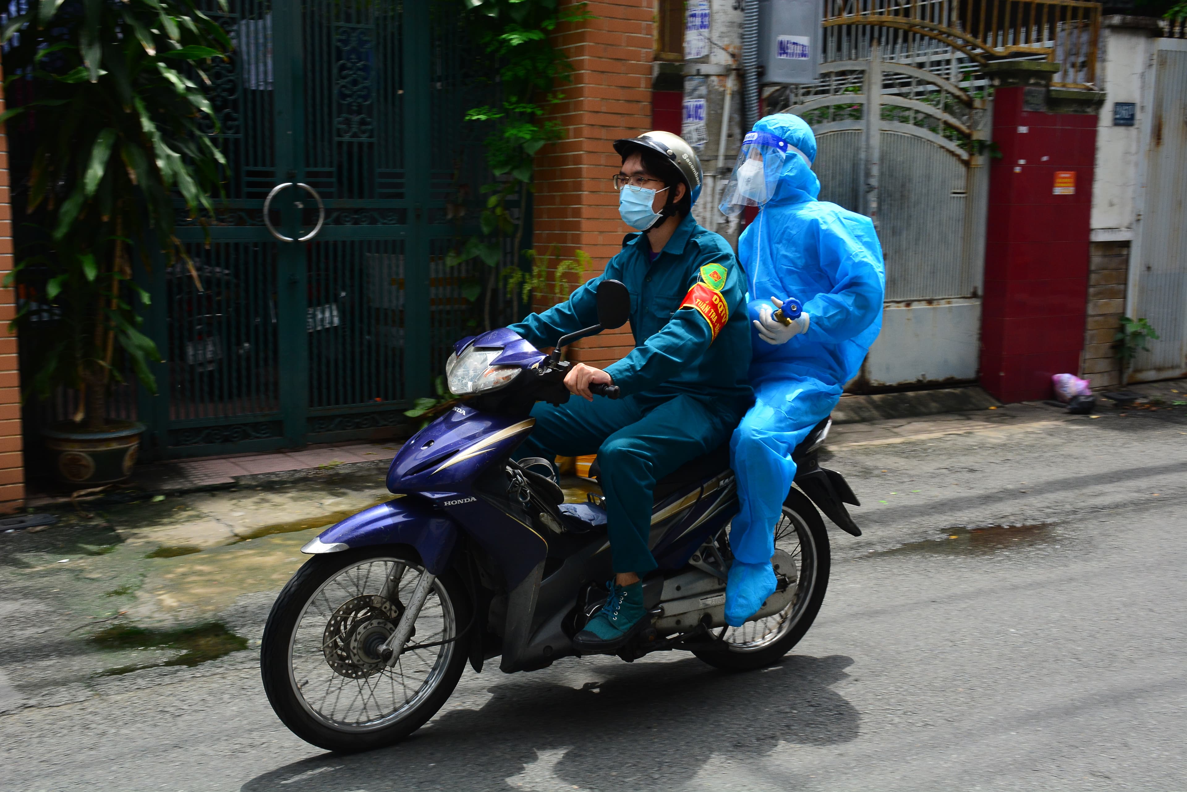 Bài 2: Phát huy nghiệp vụ, tận tâm hướng dẫn