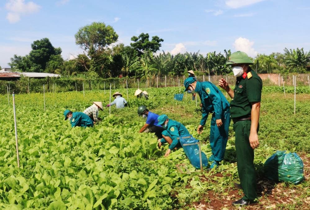 Chiến sĩ “sao vuông” vì dân phục vụ