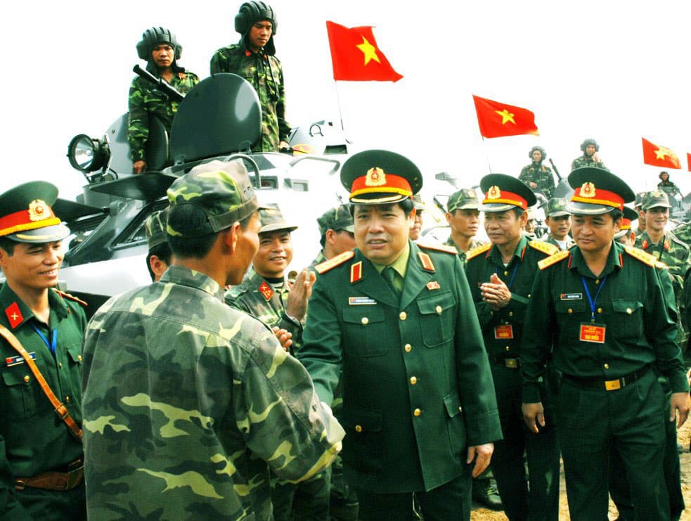 Xây dựng Quân đội nhân dân cách mạng, chính quy, tinh nhuệ, từng bước hiện đại dưới ánh sáng của Đảng (*)