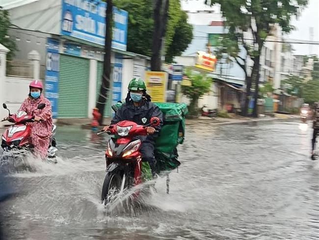 Thủ đô Hà Nội có mưa rào và dông rải rác