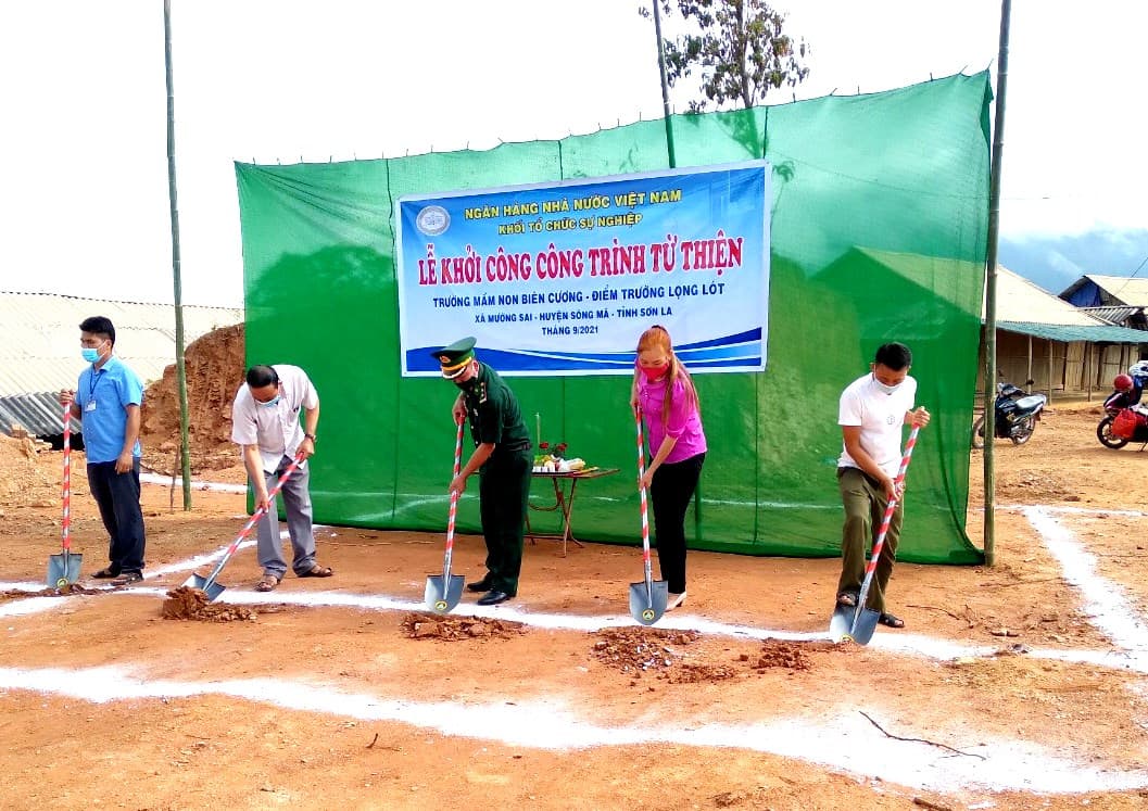 Chung tay xây dựng điểm Trường mầm non Lọng Lót