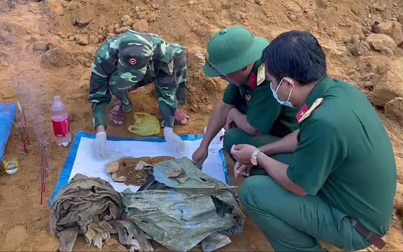 Bộ CHQS tỉnh Thừa Thiên Huế: Cất bốc, quy tập hài cốt liệt sĩ