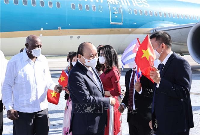 Chủ tịch nước Nguyễn Xuân Phúc tới La Habana, bắt đầu chuyến thăm chính thức Cuba