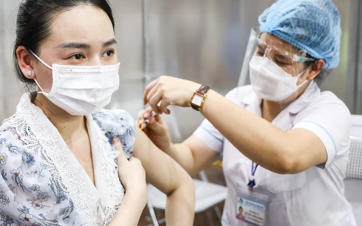 Hà Nội phấn đấu hoàn thành tiêm mũi 2 vaccine trong tháng 11-2021