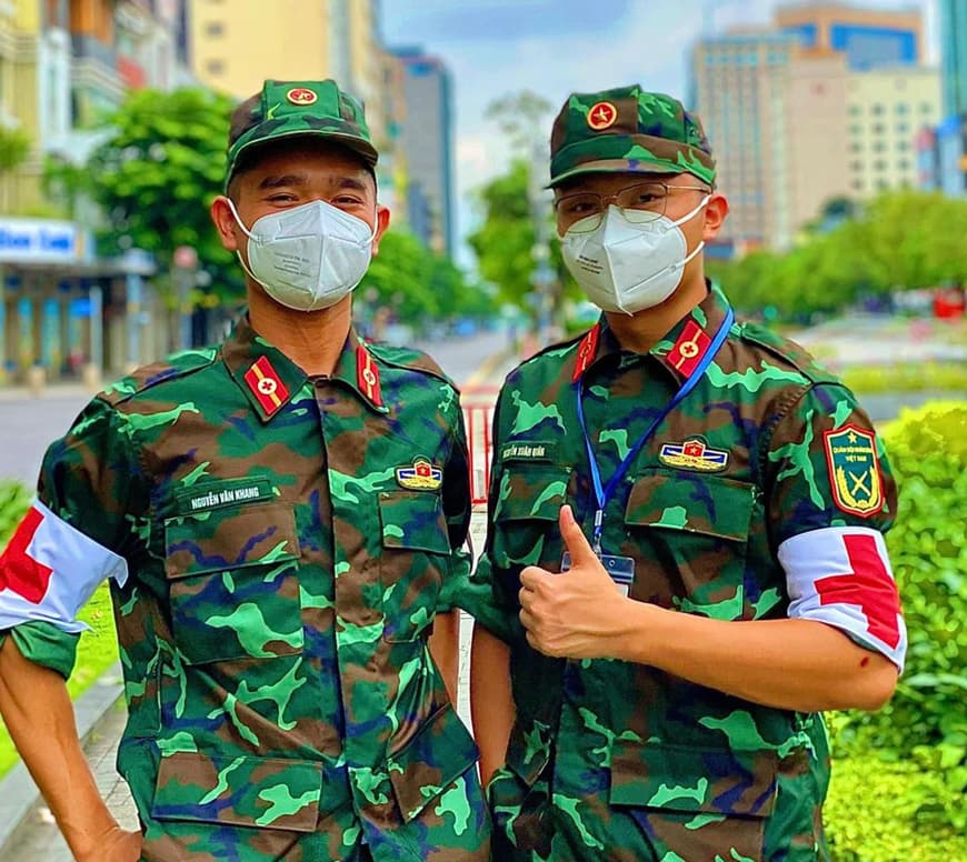 Mẹ ơi! Các chú bộ đội dễ thương cực kỳ