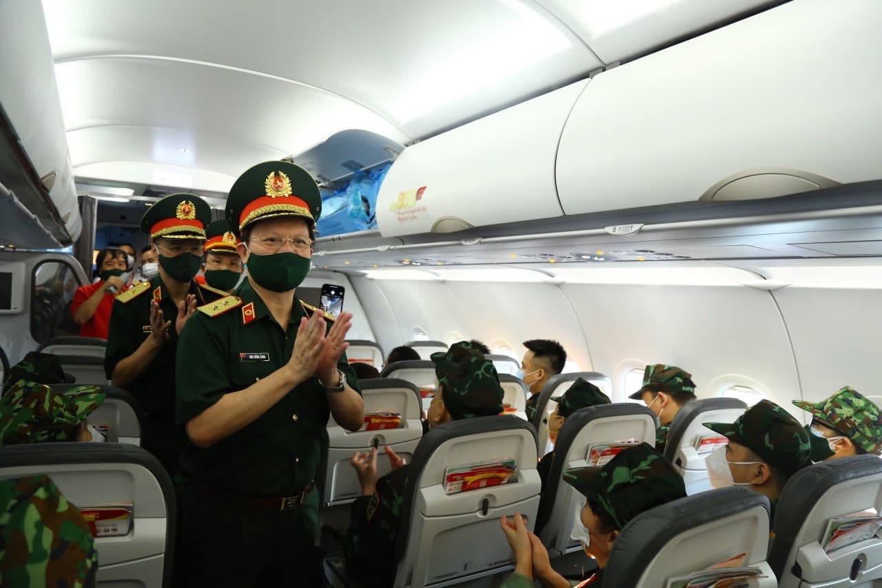 Hơn 200 cán bộ, y sĩ, bác sĩ Bệnh viện Trung ương Quân đội 108 chi viện cho TP Hồ Chí Minh chống dịch