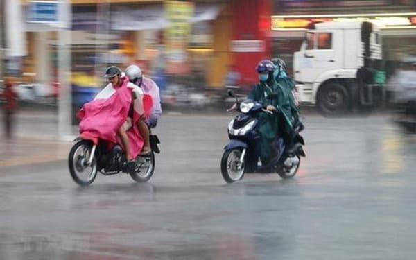 Hà Tĩnh: Sạt lở đất làm tường nhà sập khiến một trẻ em bị thương