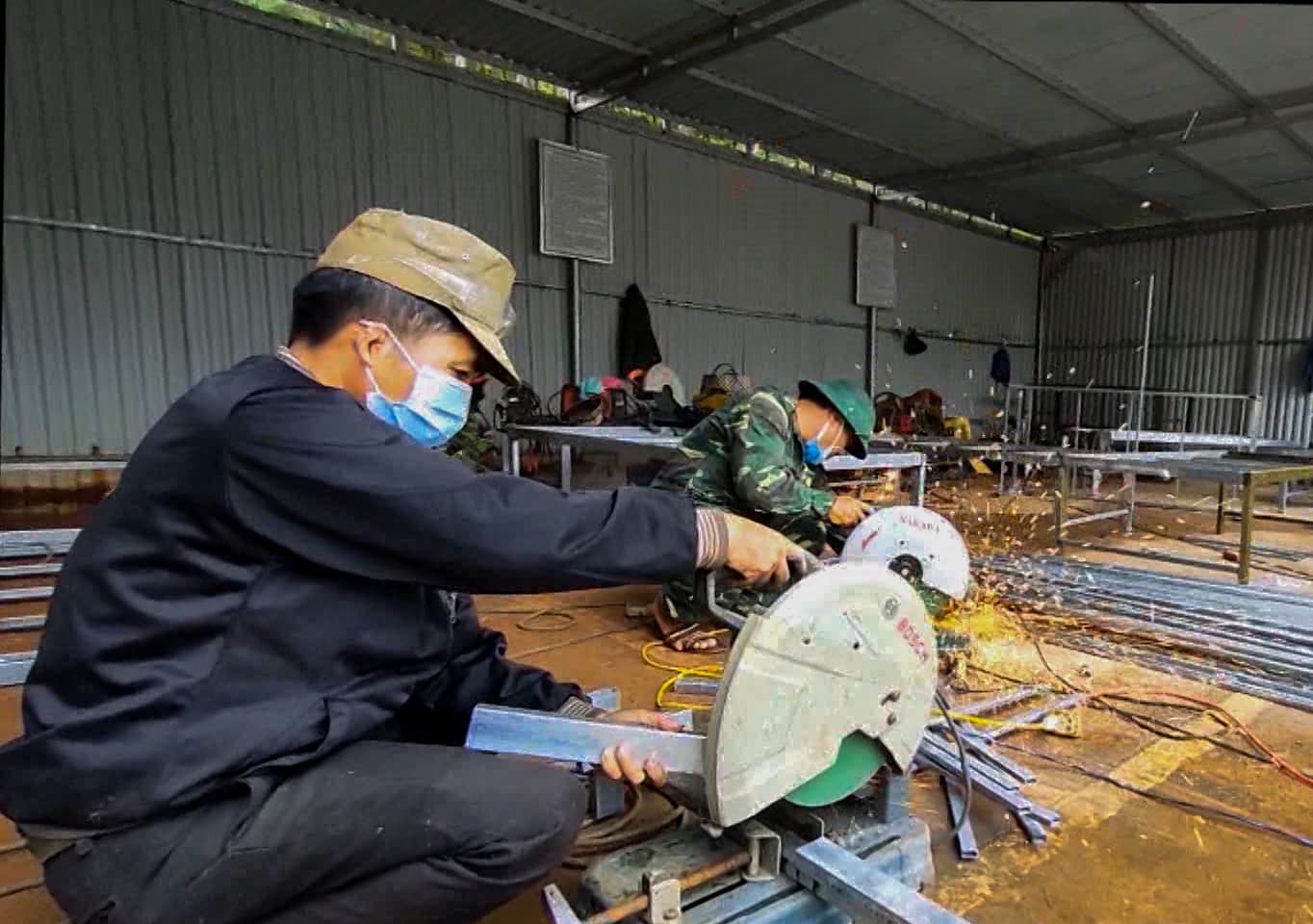 Sản xuất giường... cấp tốc
