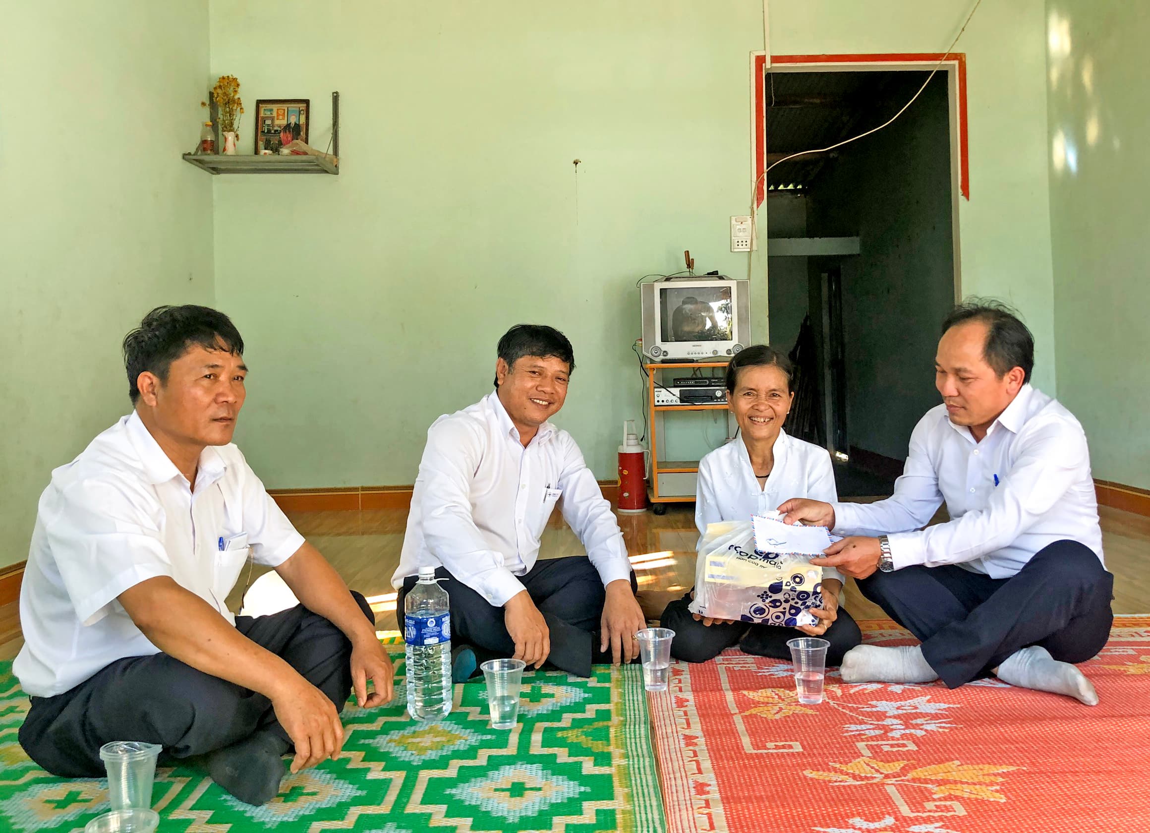 Người đảng viên ngành điện luôn vì dân