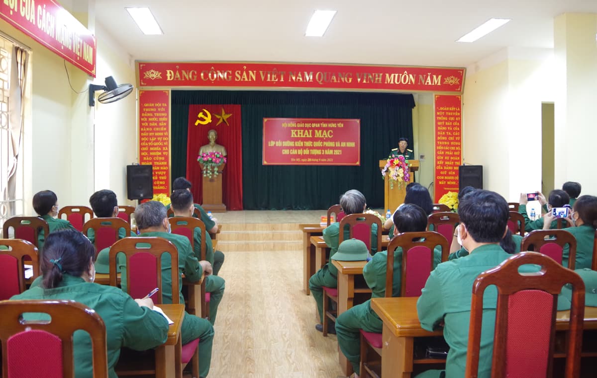 Tỉnh Hưng Yên khai mạc lớp bồi dưỡng kiến thức quốc phòng-an ninh đối tượng 3