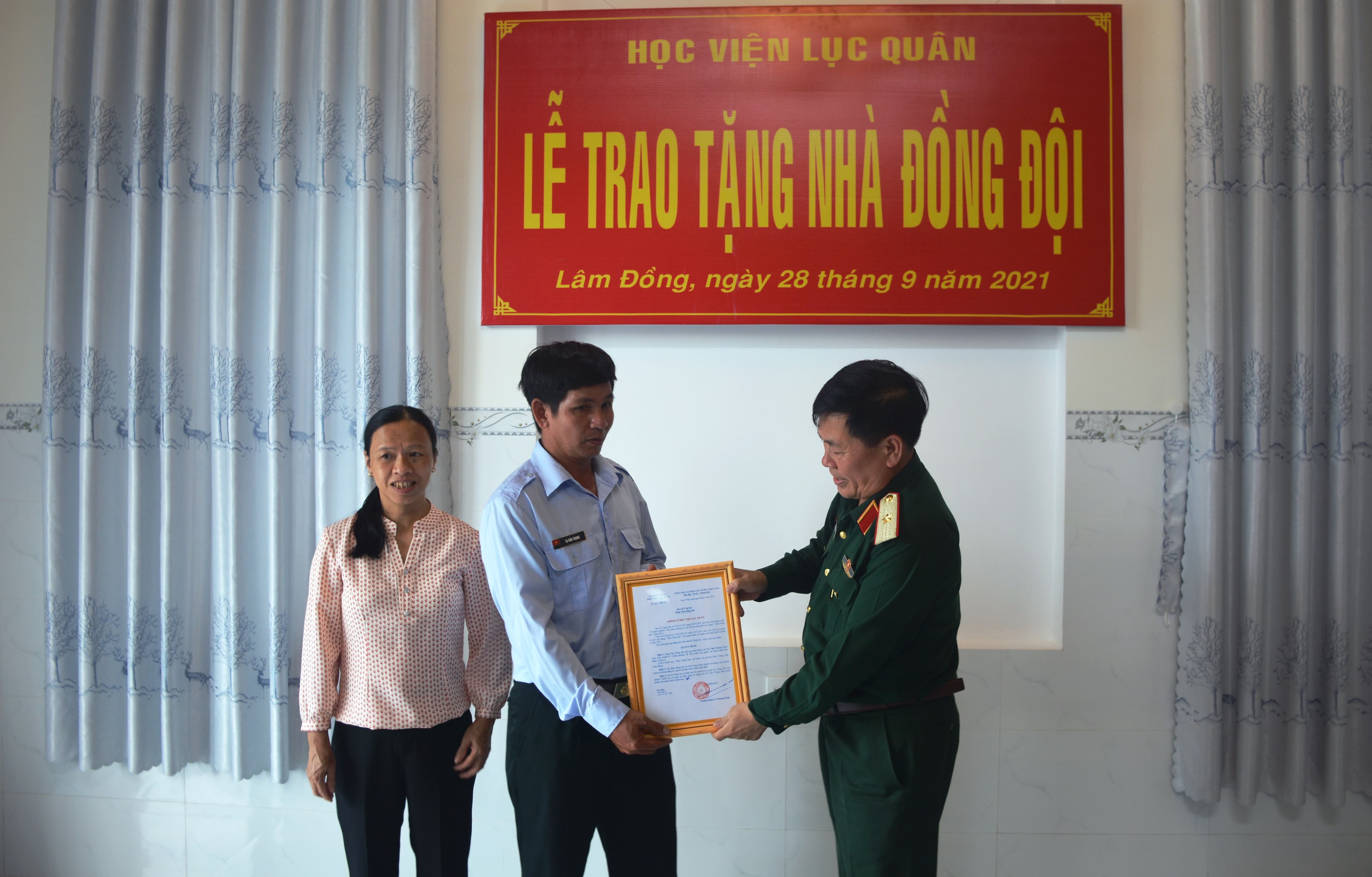 Học viện Lục quân trao tặng "Nhà đồng đội"