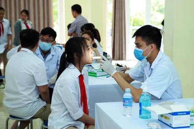 Vì sao số lượng học sinh, sinh viên tham gia bảo hiểm y tế tăng dần qua các năm?