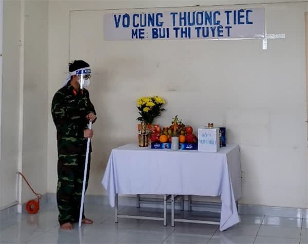 Khi con ngồi viết những dòng nhật ký này cũng là lúc mẹ đã rời xa con