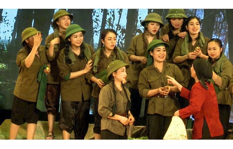 "Thấy cây mà chẳng thấy rừng"