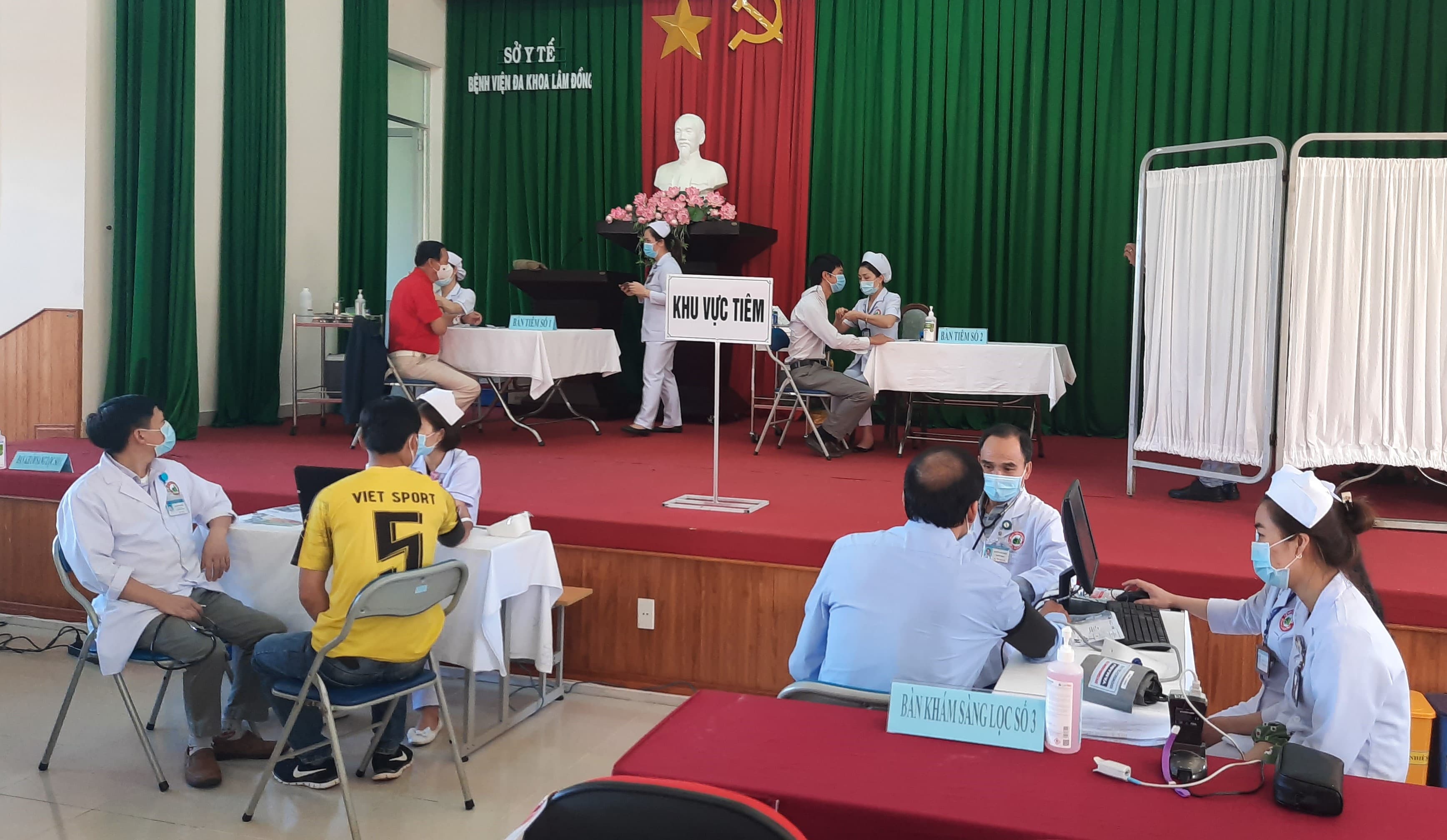 90% người dân Lâm Đồng trong độ tuổi sẽ được tiêm vaccine phòng Covid-19